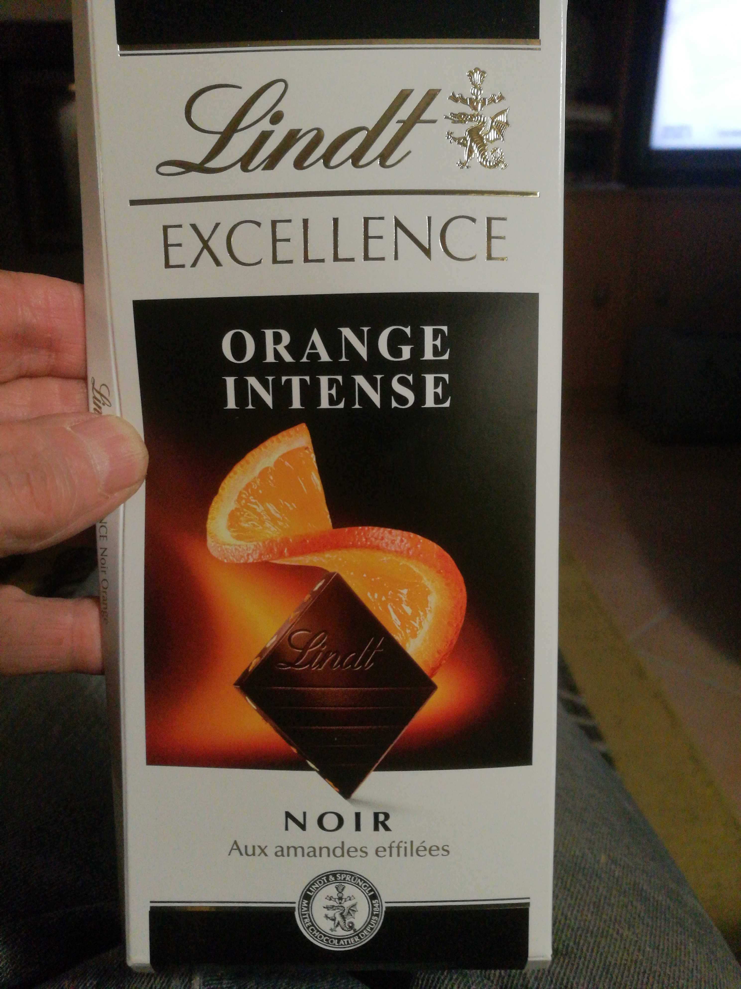 Excellence Noir Orange Intense Aux amandes effilées